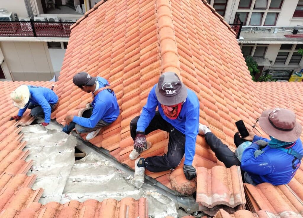 คิวช่าง-ซ่อมหลังคา