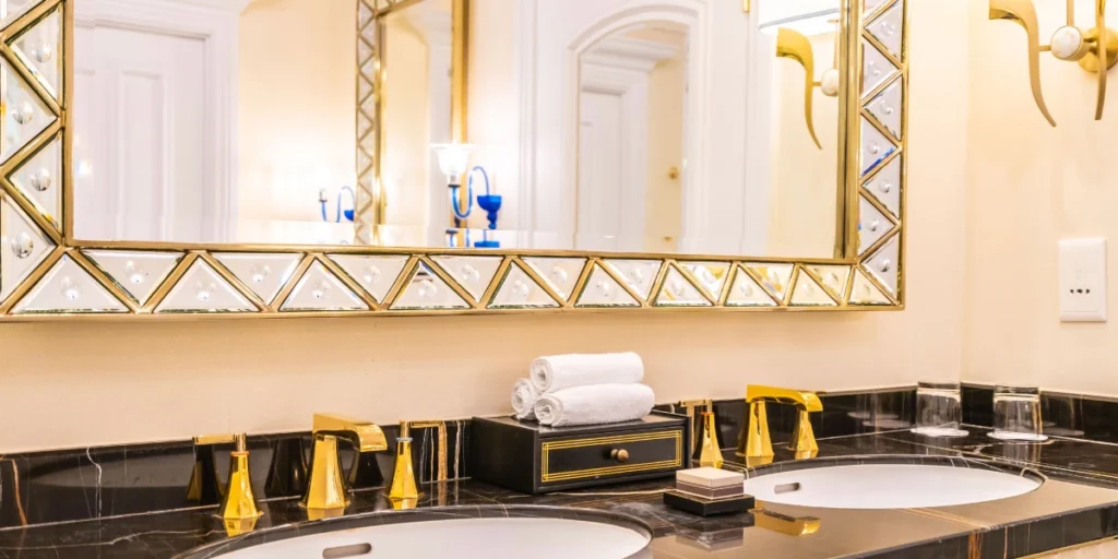 ห้องน้ำร้านอาหารสไตล์ลักซ์ชูรี